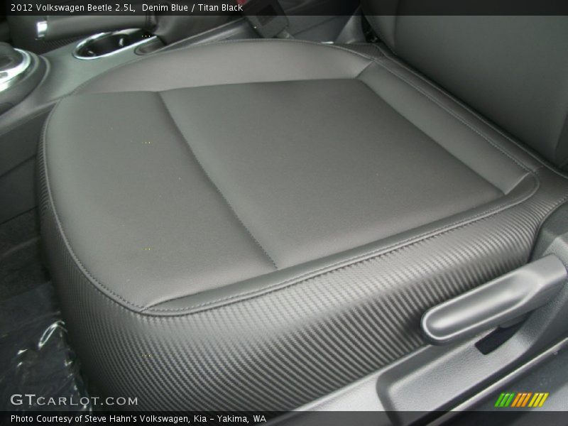 Denim Blue / Titan Black 2012 Volkswagen Beetle 2.5L