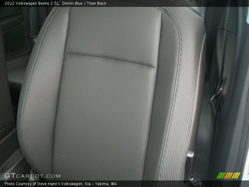 Denim Blue / Titan Black 2012 Volkswagen Beetle 2.5L