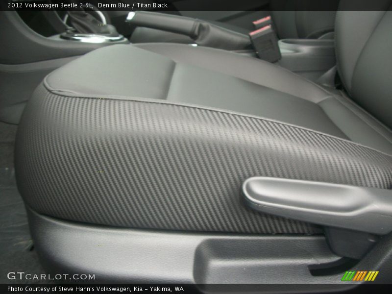 Denim Blue / Titan Black 2012 Volkswagen Beetle 2.5L