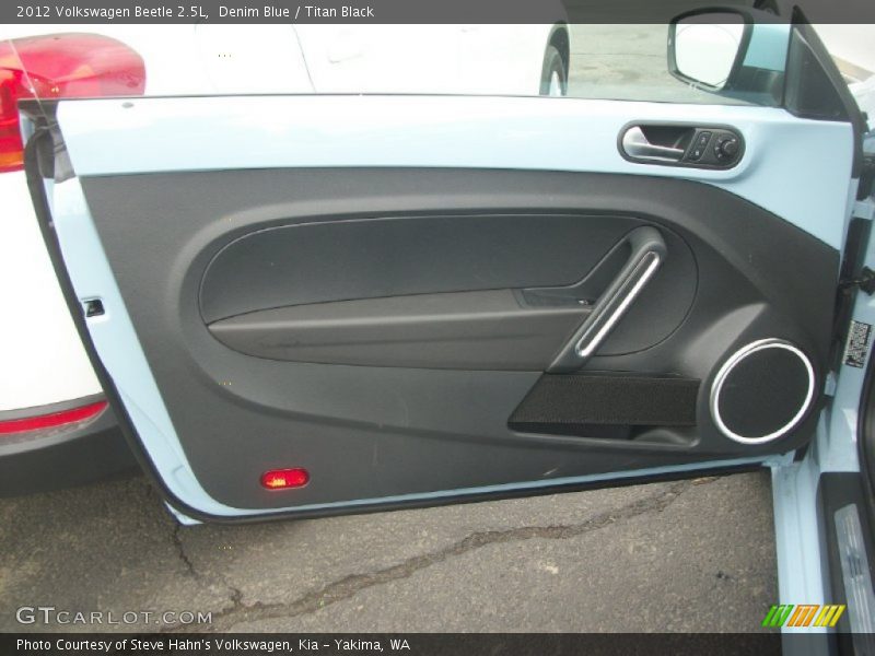 Denim Blue / Titan Black 2012 Volkswagen Beetle 2.5L