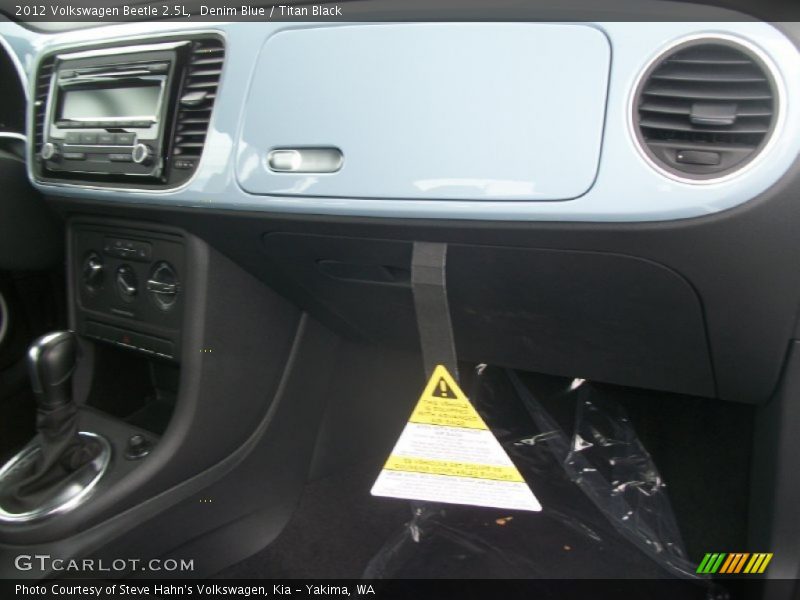 Denim Blue / Titan Black 2012 Volkswagen Beetle 2.5L