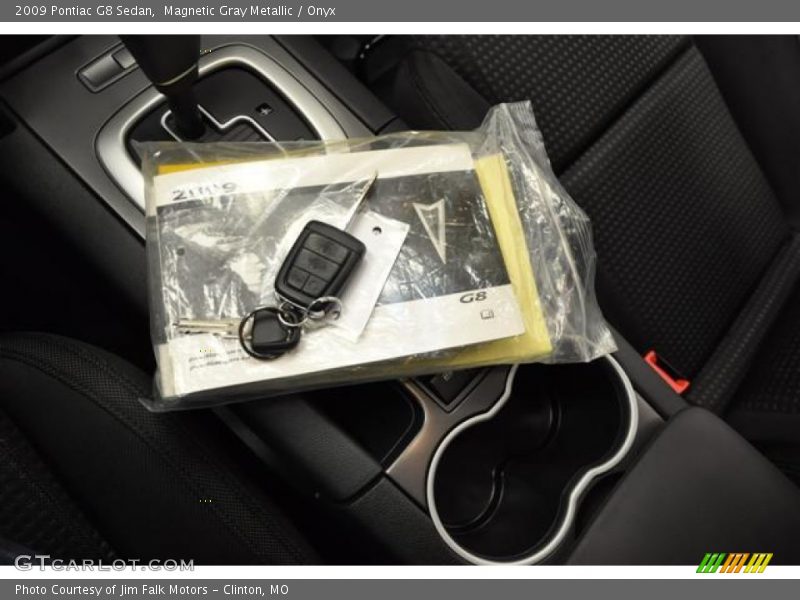 Magnetic Gray Metallic / Onyx 2009 Pontiac G8 Sedan