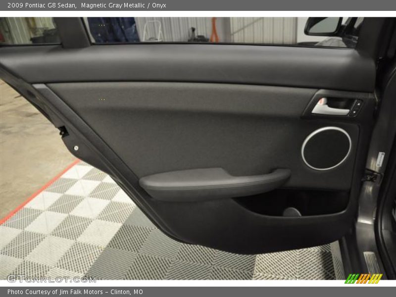 Magnetic Gray Metallic / Onyx 2009 Pontiac G8 Sedan