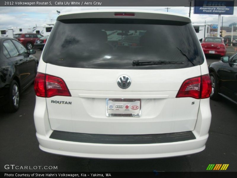 Calla Lily White / Aero Gray 2012 Volkswagen Routan S