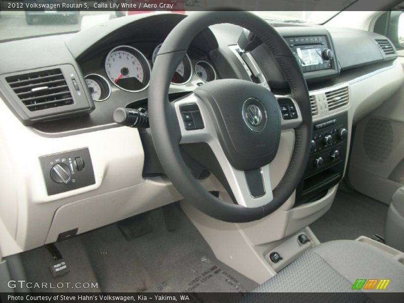 Calla Lily White / Aero Gray 2012 Volkswagen Routan S