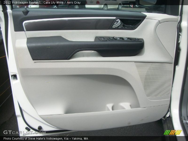 Calla Lily White / Aero Gray 2012 Volkswagen Routan S