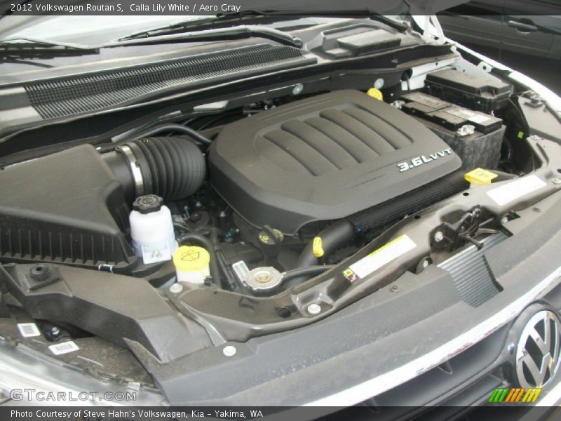 Calla Lily White / Aero Gray 2012 Volkswagen Routan S