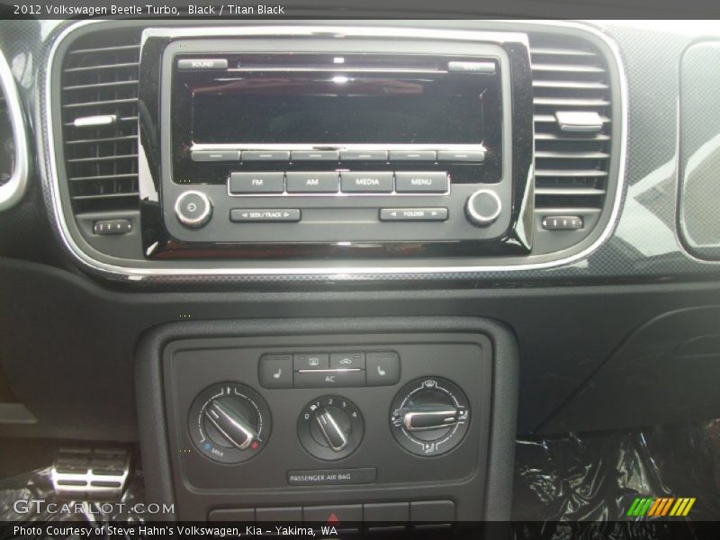 Black / Titan Black 2012 Volkswagen Beetle Turbo