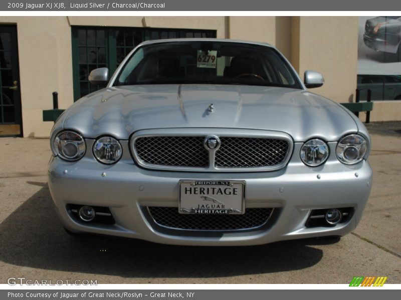 Liquid Silver / Charcoal/Charcoal 2009 Jaguar XJ XJ8