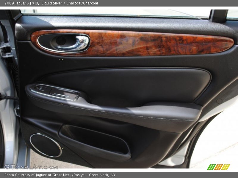 Liquid Silver / Charcoal/Charcoal 2009 Jaguar XJ XJ8
