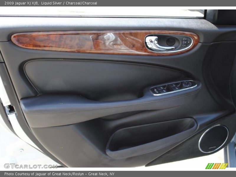 Liquid Silver / Charcoal/Charcoal 2009 Jaguar XJ XJ8