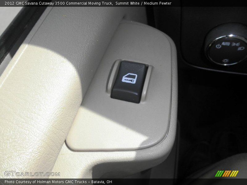 Summit White / Medium Pewter 2012 GMC Savana Cutaway 3500 Commercial Moving Truck