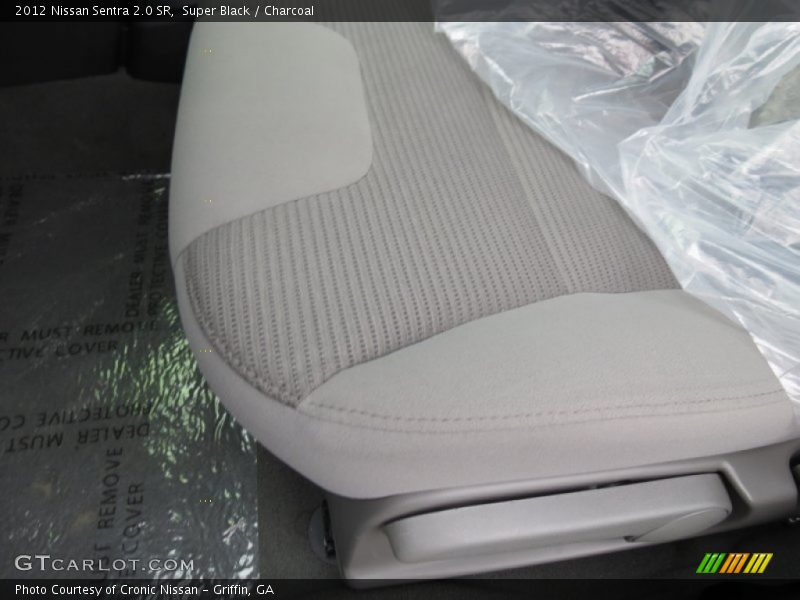 Super Black / Charcoal 2012 Nissan Sentra 2.0 SR