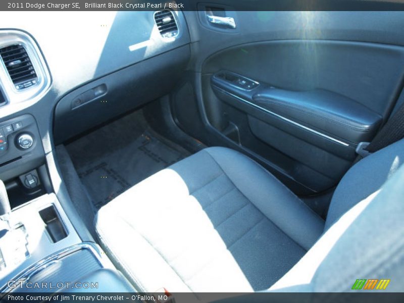 Brilliant Black Crystal Pearl / Black 2011 Dodge Charger SE