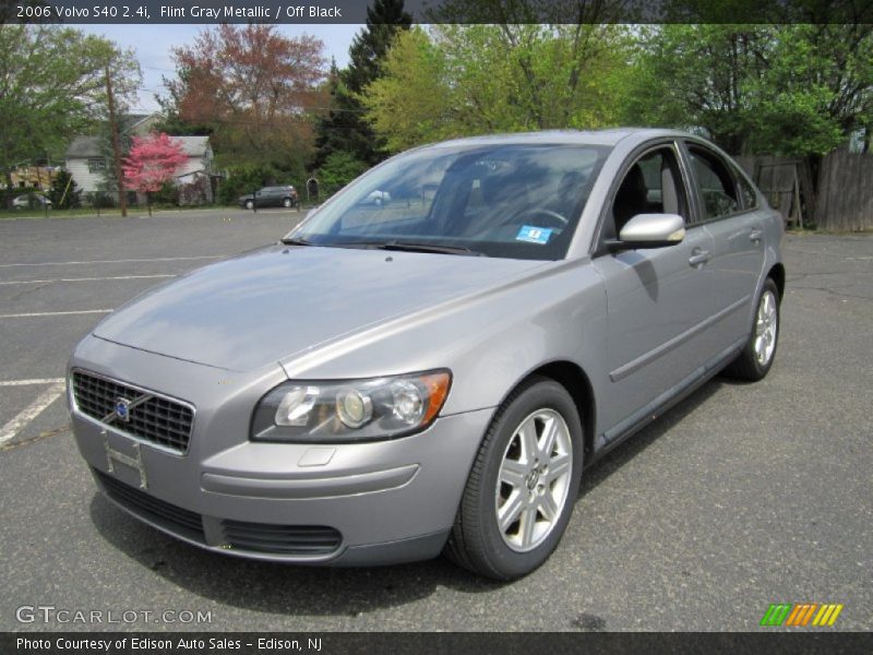 Flint Gray Metallic / Off Black 2006 Volvo S40 2.4i