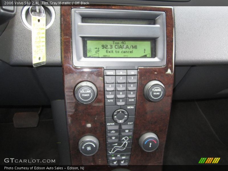 Flint Gray Metallic / Off Black 2006 Volvo S40 2.4i