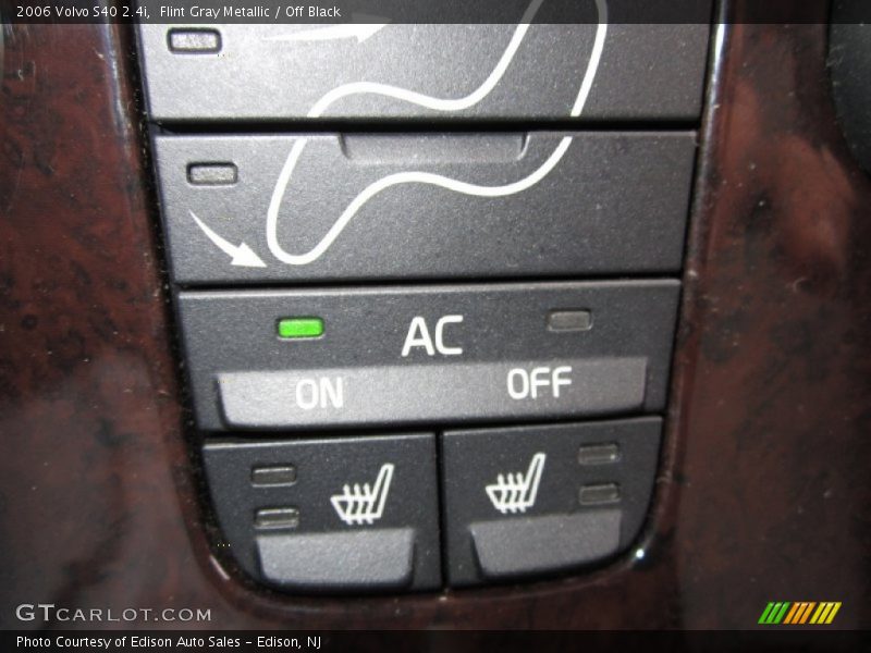 Flint Gray Metallic / Off Black 2006 Volvo S40 2.4i