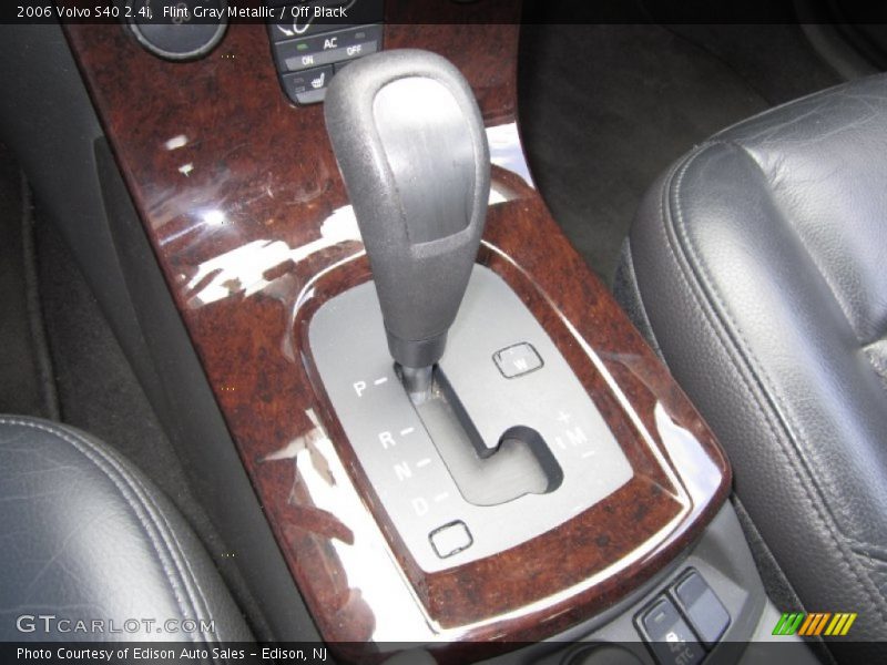 Flint Gray Metallic / Off Black 2006 Volvo S40 2.4i