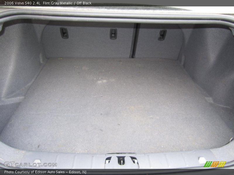 Flint Gray Metallic / Off Black 2006 Volvo S40 2.4i