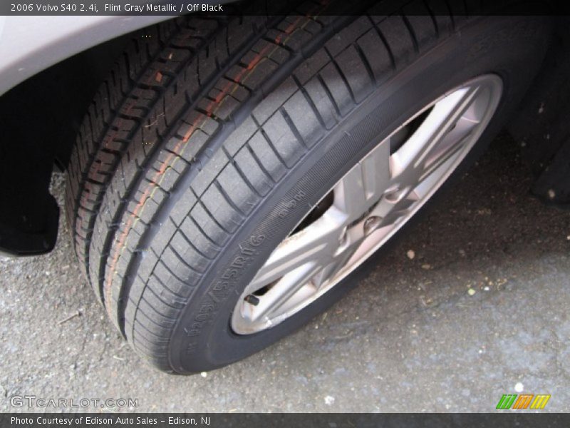 Flint Gray Metallic / Off Black 2006 Volvo S40 2.4i