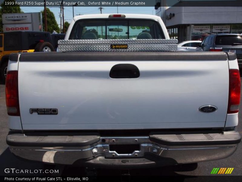 Oxford White / Medium Graphite 1999 Ford F250 Super Duty XLT Regular Cab