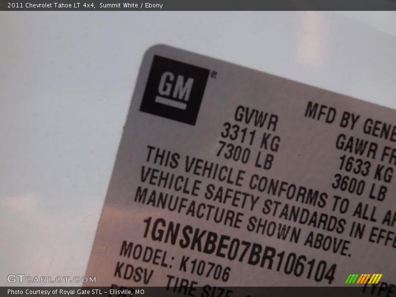 Summit White / Ebony 2011 Chevrolet Tahoe LT 4x4