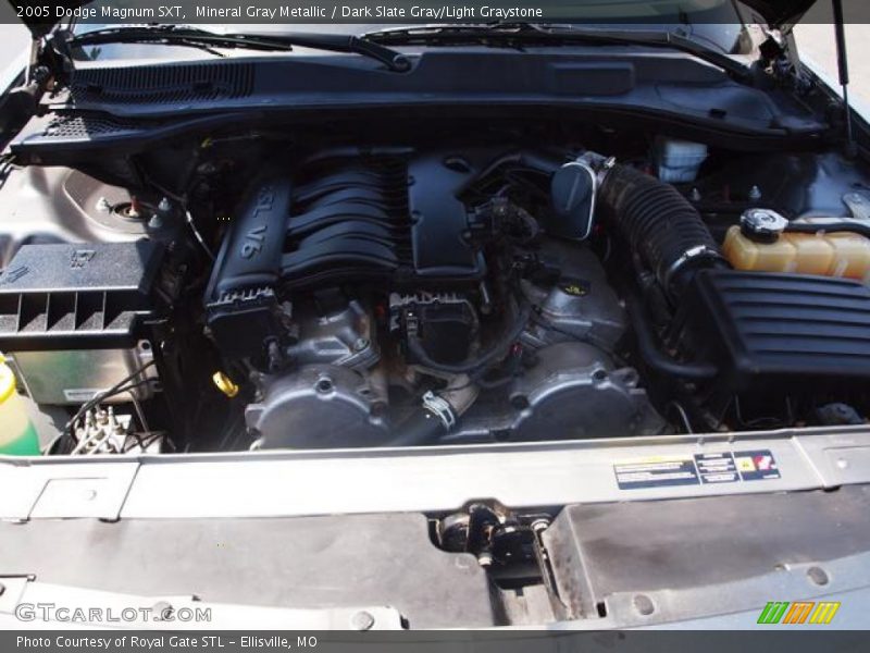 Mineral Gray Metallic / Dark Slate Gray/Light Graystone 2005 Dodge Magnum SXT