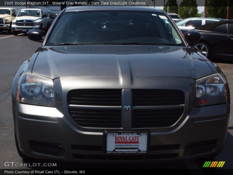 Mineral Gray Metallic / Dark Slate Gray/Light Graystone 2005 Dodge Magnum SXT