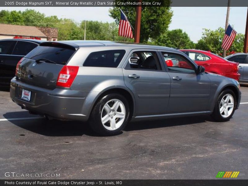 Mineral Gray Metallic / Dark Slate Gray/Medium Slate Gray 2005 Dodge Magnum SXT