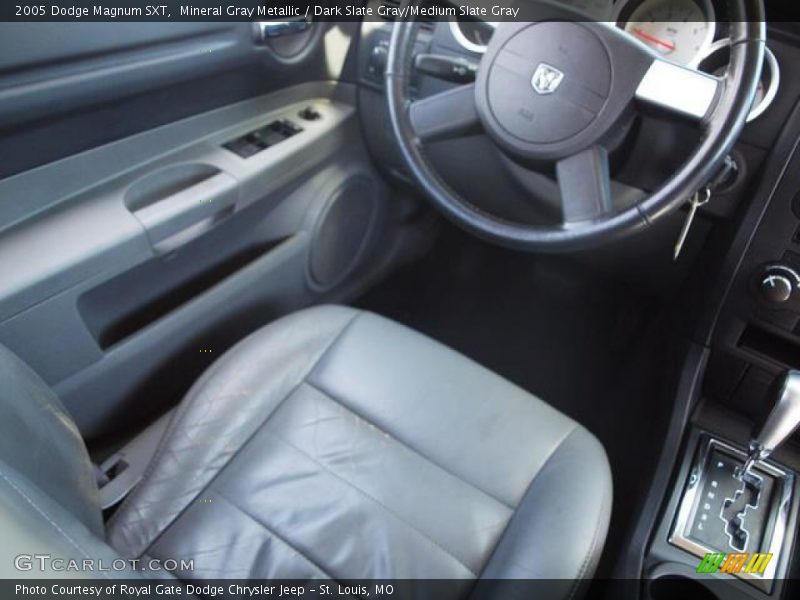 Mineral Gray Metallic / Dark Slate Gray/Medium Slate Gray 2005 Dodge Magnum SXT