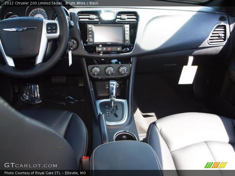 Bright White / Black 2012 Chrysler 200 Limited Sedan