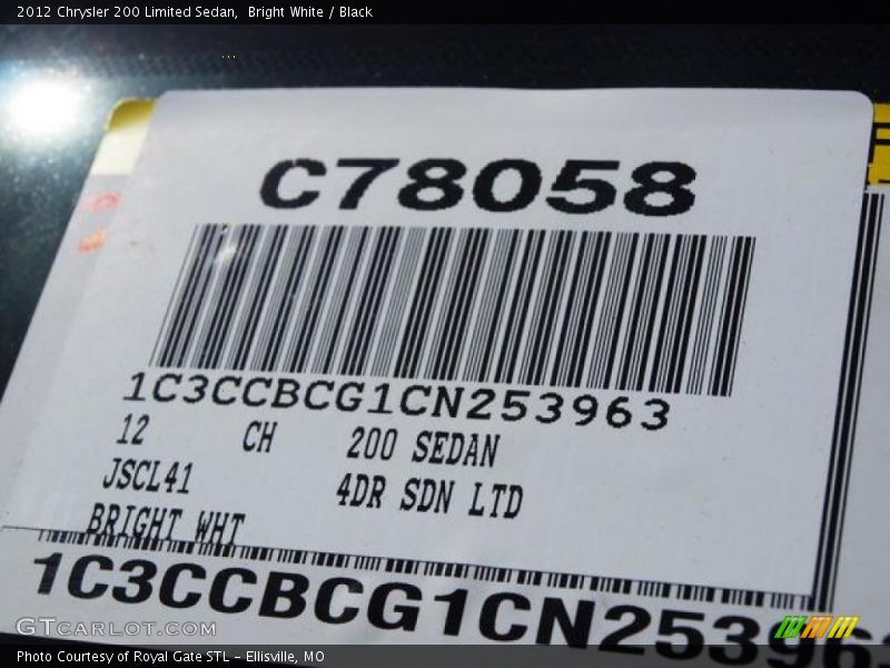 Bright White / Black 2012 Chrysler 200 Limited Sedan