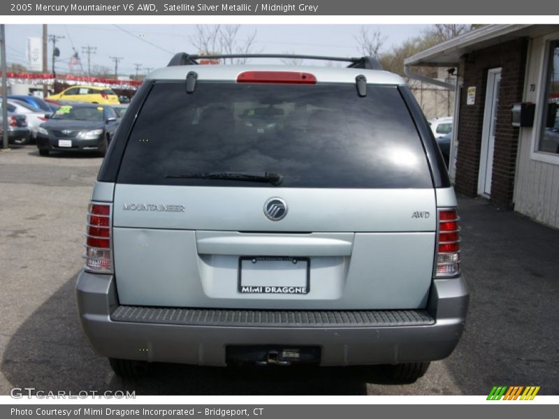 Satellite Silver Metallic / Midnight Grey 2005 Mercury Mountaineer V6 AWD