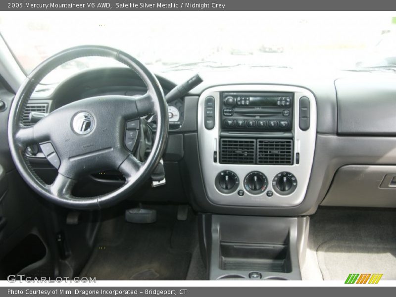 Satellite Silver Metallic / Midnight Grey 2005 Mercury Mountaineer V6 AWD
