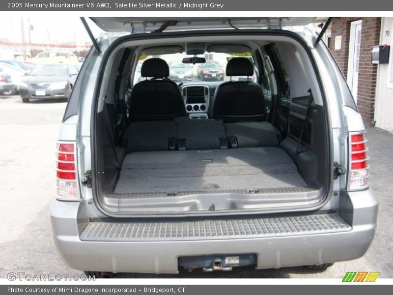 Satellite Silver Metallic / Midnight Grey 2005 Mercury Mountaineer V6 AWD