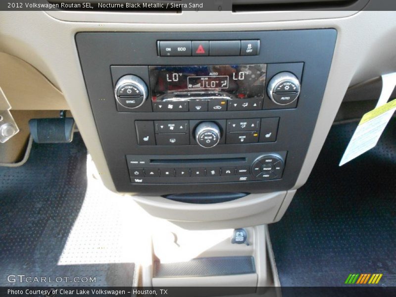 Nocturne Black Metallic / Sierra Sand 2012 Volkswagen Routan SEL
