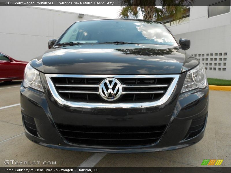Twilight Gray Metallic / Aero Gray 2012 Volkswagen Routan SEL