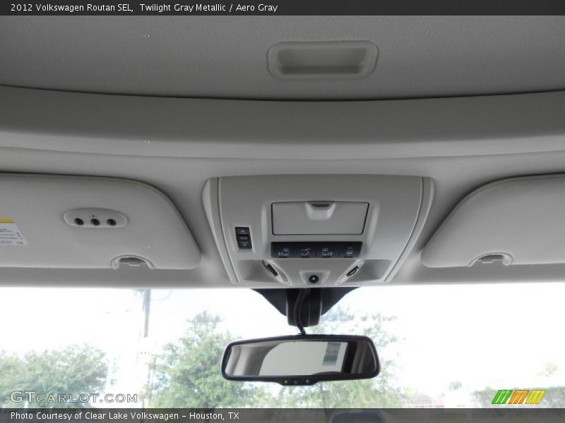 Twilight Gray Metallic / Aero Gray 2012 Volkswagen Routan SEL