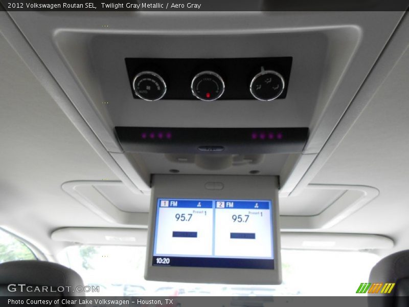 Twilight Gray Metallic / Aero Gray 2012 Volkswagen Routan SEL