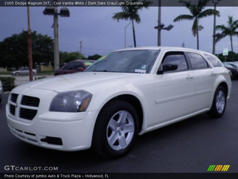 Cool Vanilla White / Dark Slate Gray/Light Graystone 2005 Dodge Magnum SXT