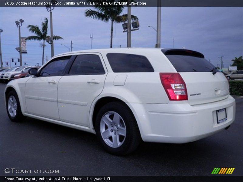 Cool Vanilla White / Dark Slate Gray/Light Graystone 2005 Dodge Magnum SXT