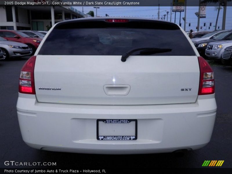 Cool Vanilla White / Dark Slate Gray/Light Graystone 2005 Dodge Magnum SXT