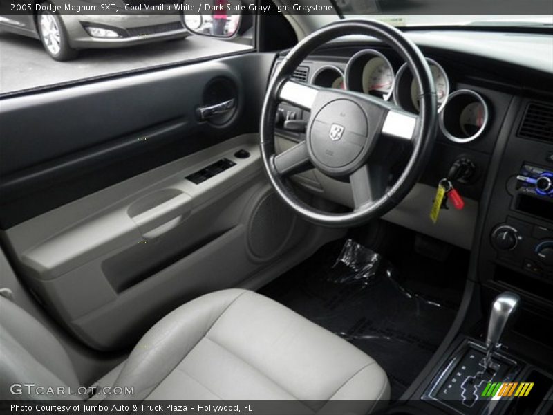 Cool Vanilla White / Dark Slate Gray/Light Graystone 2005 Dodge Magnum SXT