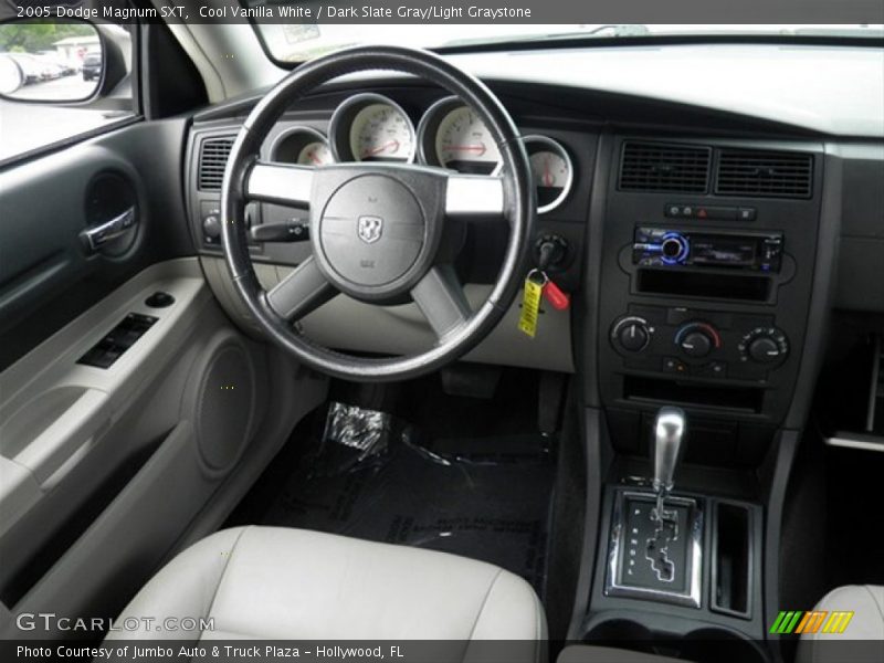 Cool Vanilla White / Dark Slate Gray/Light Graystone 2005 Dodge Magnum SXT