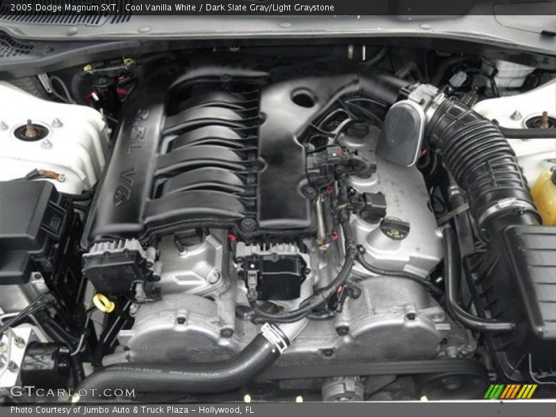 Cool Vanilla White / Dark Slate Gray/Light Graystone 2005 Dodge Magnum SXT