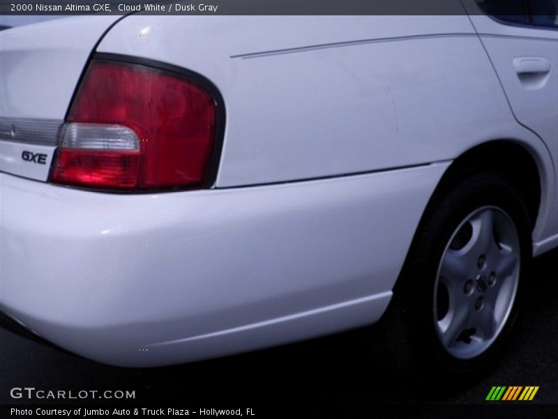 Cloud White / Dusk Gray 2000 Nissan Altima GXE