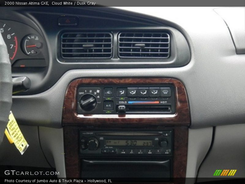 Cloud White / Dusk Gray 2000 Nissan Altima GXE