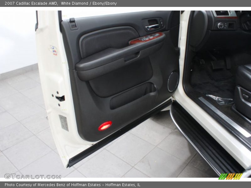 White Diamond / Ebony/Ebony 2007 Cadillac Escalade AWD