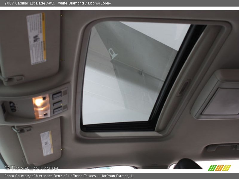 White Diamond / Ebony/Ebony 2007 Cadillac Escalade AWD
