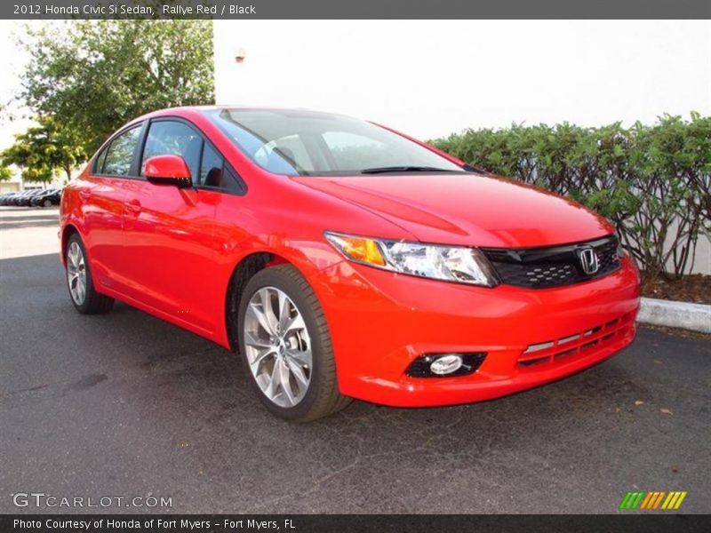 Front 3/4 View of 2012 Civic Si Sedan